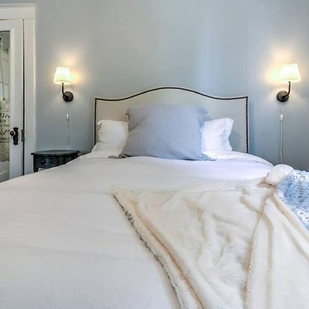 Elegant Colonial With Lovely Details And Character Memphis Ngoại thất bức ảnh
