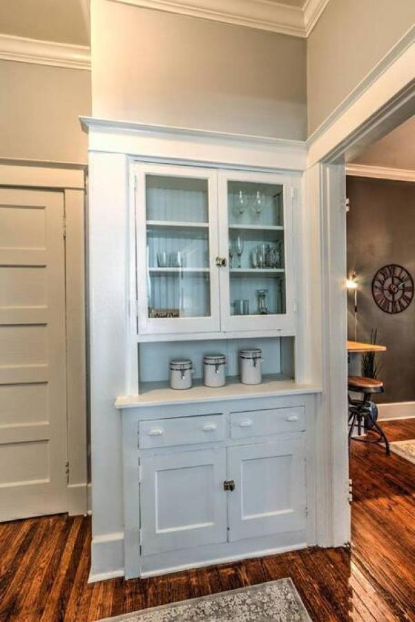 Elegant Colonial With Lovely Details And Character Memphis Ngoại thất bức ảnh